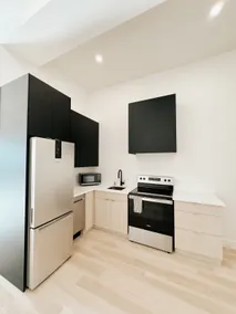 Modern Downtown Suite | King Bed | The Charlotte - Image 4