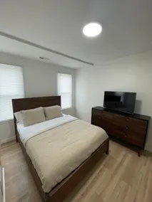 2nd fl Modern 2 Bedroom Apt - Image 5
