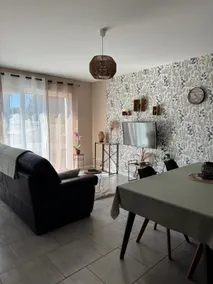 Comfortable, air-conditioned space - Image 2