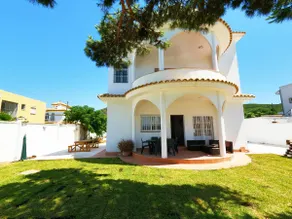 Sunny ocean view house walking distance from beach - Image 3