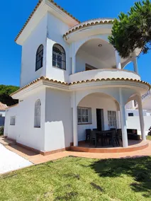 Sunny ocean view house walking distance from beach - Image 4