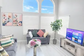 Newly Remodeled Pool Villa • Fast WiFi • Summerlin - Image 4