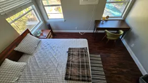3 mins walk Madeira Beach. close to all amenities - Image 3