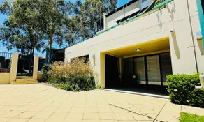 Three Monkeys Residence - Image 2