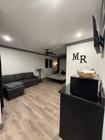Winery Guest Suite - Groom Room - Image 5