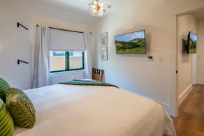 Sunlit Suite - Image 3