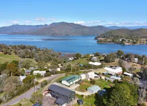 LilyLee at Lake Eildon - Image 2