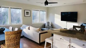 Spacious 5BR | Heated Pool & Parking - Image 2