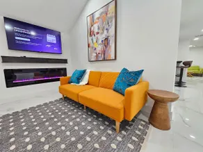 Funky Remodeled Otown Bungalow Sleeps 8 - Image 2