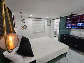 Funky Remodeled Otown Bungalow Sleeps 8 - Image 3