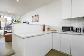 The Molo - Spacious 3 bedrooms in Downtown MTL - Image 4