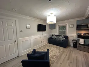 Mom’s house - Image 2