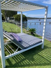 Waterfront guest house on absolute waterfront - Image 2