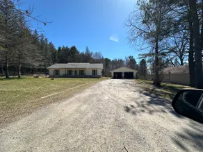 Large, Family Friendly, Up North Stay - Image 3