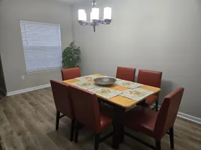 Prime Location Townhouse - Image 4