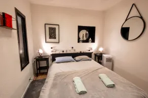 Typical apartment, air conditioning, nearby parking - Image 5