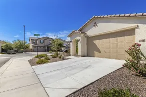 3BR airy desert home with pool and hot tub - Image 4