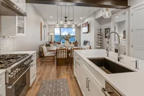 Luxury Condo w/Rooftop Pool, Hot Tub & Lake Views - Image 2