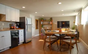 Private 1BR Apt • Full Kitchen, Bath & Laundry - Image 2