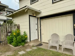 Humble downtown carriage house - Image 3