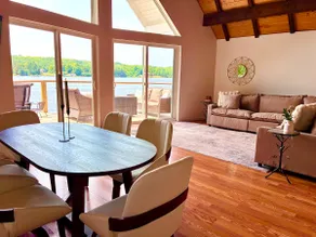 Bliss Shores Waterfront Chalet & attached Guest Suite: Sunsets & Northern Lights - Image 2