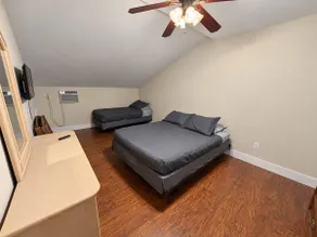 Race Fans Love “3bdrm Barn Apt” @ Sunset Pointe - Image 3