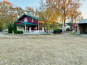 Race Fans Love “3bdrm Barn Apt” @ Sunset Pointe - Image 2