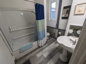 The New Yorker Suite 1 - Image 5