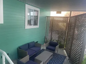 Walk to Downtown- Charming Guest House - Image 4
