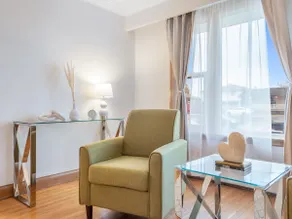 Home Comfort Stay! Central Location *Free Parking* - Image 2