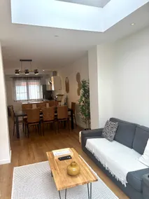 Bright 3 bedroom house with terrace - Image 3
