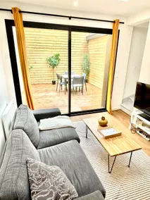 Bright 3 bedroom house with terrace - Image 5