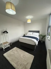 Spacious Apartment near train station with a parking space - Image 2