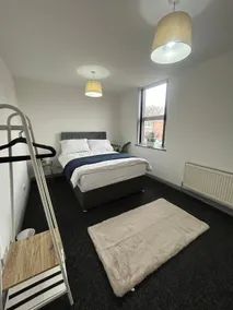 Spacious Apartment near train station with a parking space - Image 3