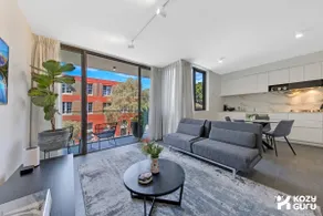 KozyGuru | Surry Hills | Freshly Cozy Apt - Image 5
