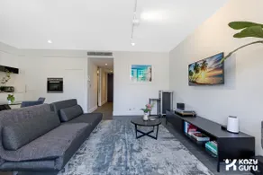 KozyGuru | Surry Hills | Freshly Cozy Apt - Image 4