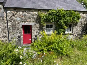 Cosy Mountain Loft, Newport, Pembrokeshire - Image 2