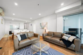 Paradise Peak—Ocean Views in Central Victor Harbor - Image 2