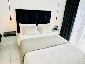 Industrial CHIC Apartment 113 - Luxury City Escape, Washing Machine & Fast WiFi - Image 5