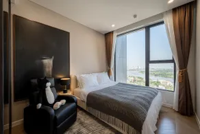 Enjoy the ultimate luxury 2BR in Lumiere by Ray - Image 4