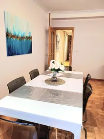 Spacious and central - Image 5