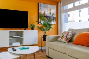 Orange loft, heart of Girona, parking available. - Image 3