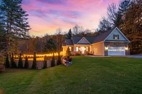 Resort-style home w/ heated pool, hot tub, arcade - Image 4