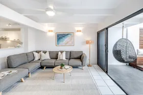 'Villa One' Walk to Noosa Beach & Hastings Street - Image 2