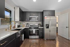 Entire home in Decatur-sleeps 10 - Image 3