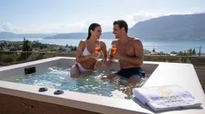 Flos Apts - Paeonia apartment with jacuzzi - Image 5