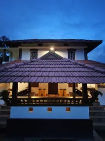 Aadhya Homestay 4BHK - Image 5