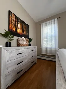 Modern Stay 15 Min to Colleges, Hospital & Highway - Image 2