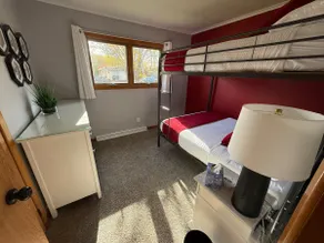 Family/Group Friendly, Close to Duluth! EV charger - Image 4