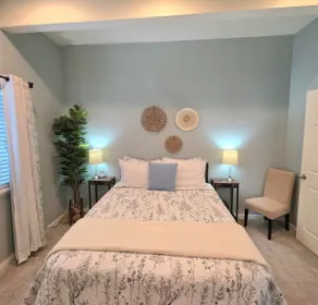 Stunning Views! Great AC, Quiet, & Clean - Image 5